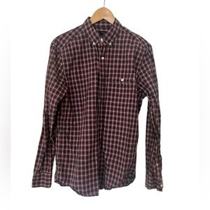 GAP Men’s Slim Fit Button-Up